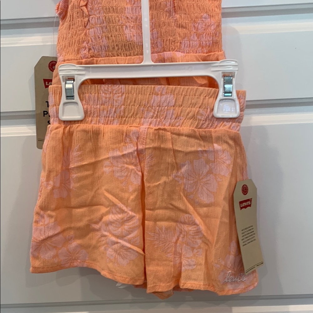 Levi's Two Piece Peach Floral Outfit - Picture 6 of 8
